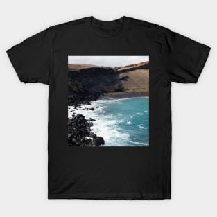 Rocky turquoise beach T-Shirt